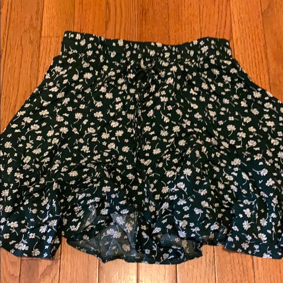 2 SKIRTS - Picture 5 of 7